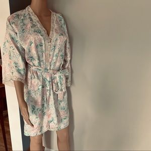 Sheer scalloped lace floral Robe